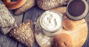 Lire la suite à propos de l’article Top 10 des farines sans gluten bio pour réussir pains et pâtisseries moelleux